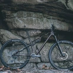 Cube AMS ONE11 C:68X Pro 29 Liquidred´n´carbon -Equipement Vélo Populaire Magasin CUBE AMS ONE11 C68X Pro 29 liquidred n carbon 652500