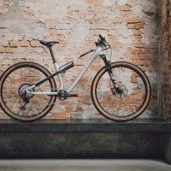 Cube AMS ZERO99 C:68X Race 29 Silver´n´black -Equipement Vélo Populaire Magasin CUBE AMS ZERO99 C68X Race 29 silver n black 1